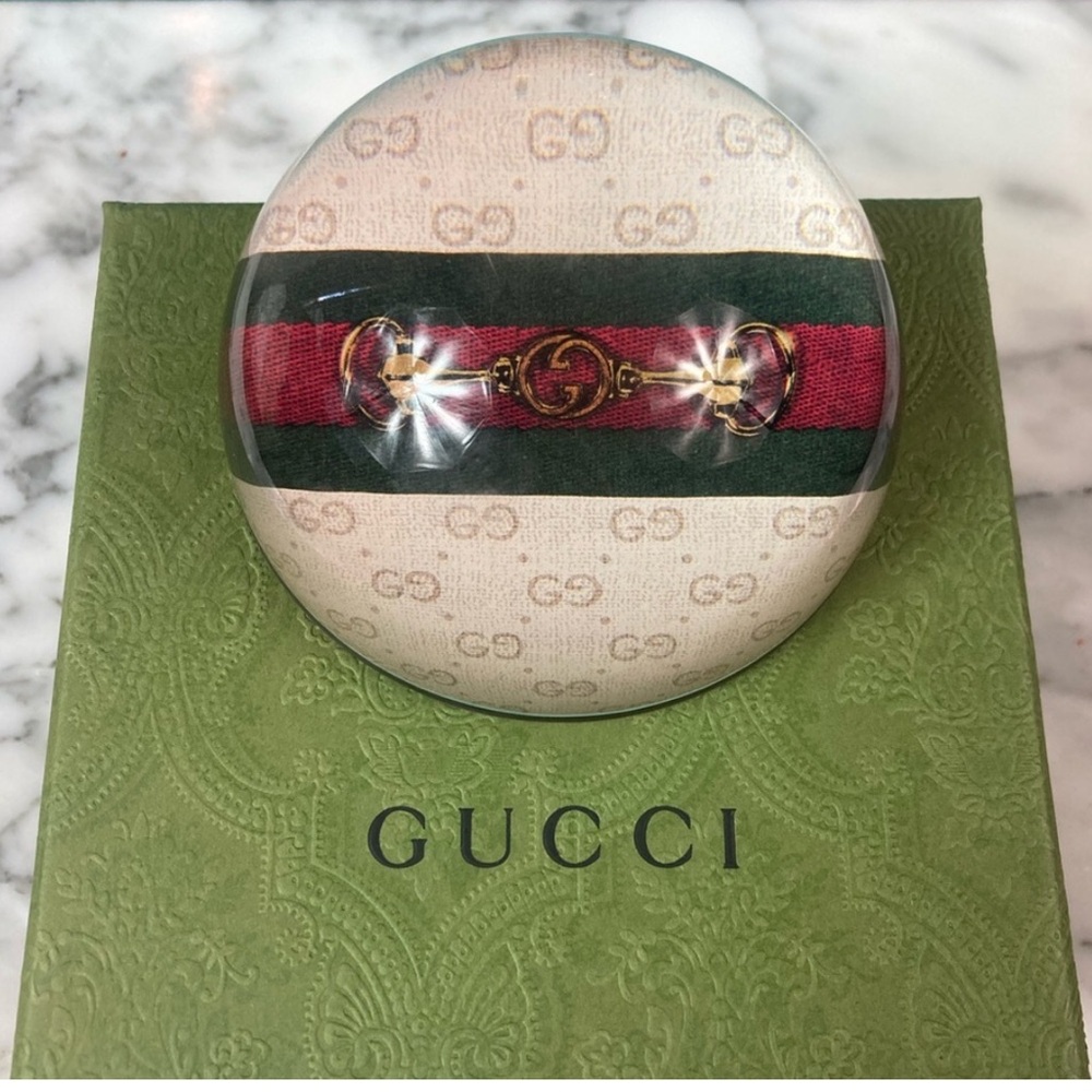 🆕🩷😍Authentic Gucci GG Logo Green & Red Web Stripe Horsebit Paperweight